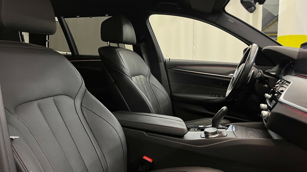 BMW Serii 5, 530
