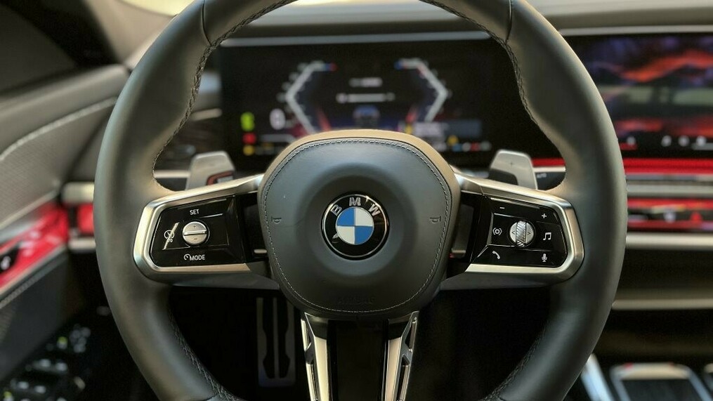 BMW Serii 7, 740