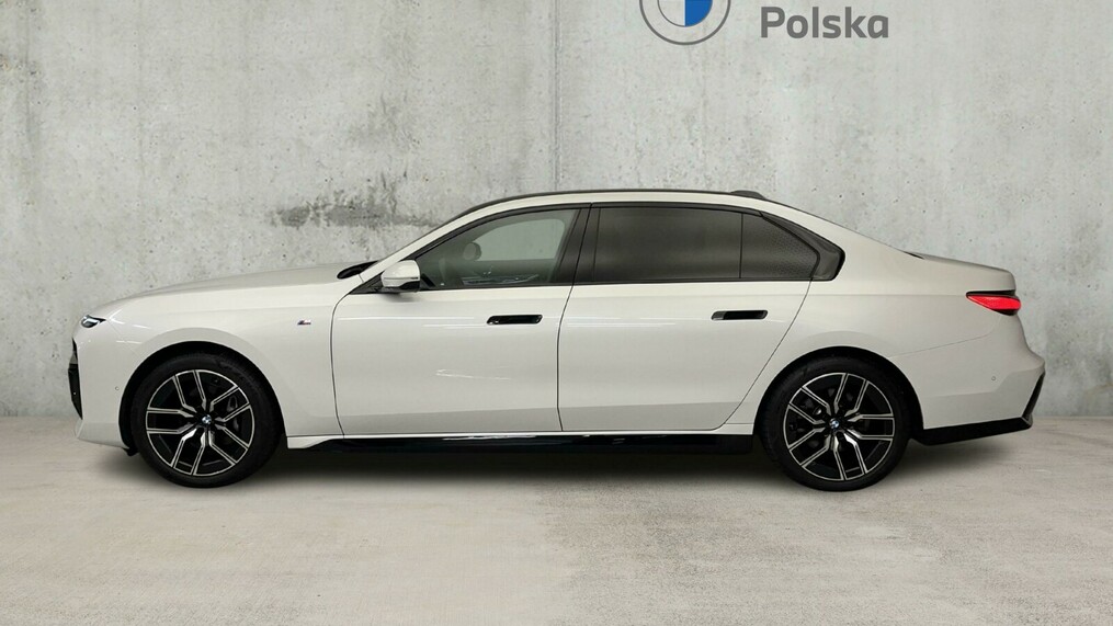 BMW Serii 7, 740