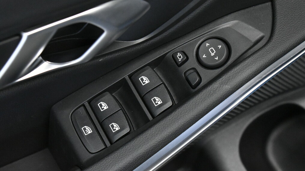 BMW Seria 3, 320