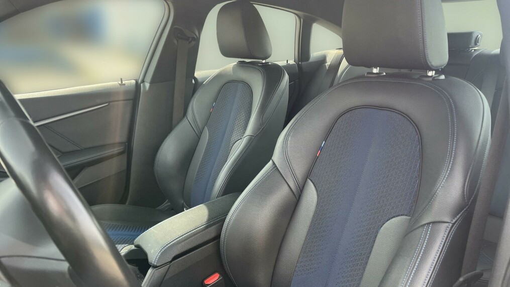 BMW Seria 2, 218
