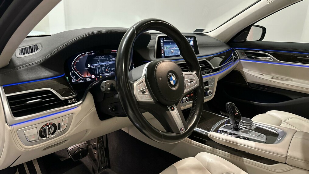 BMW Seria 7 730