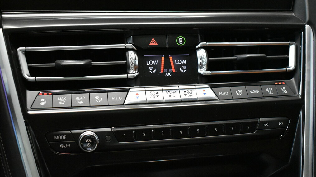BMW Serii 8, 850