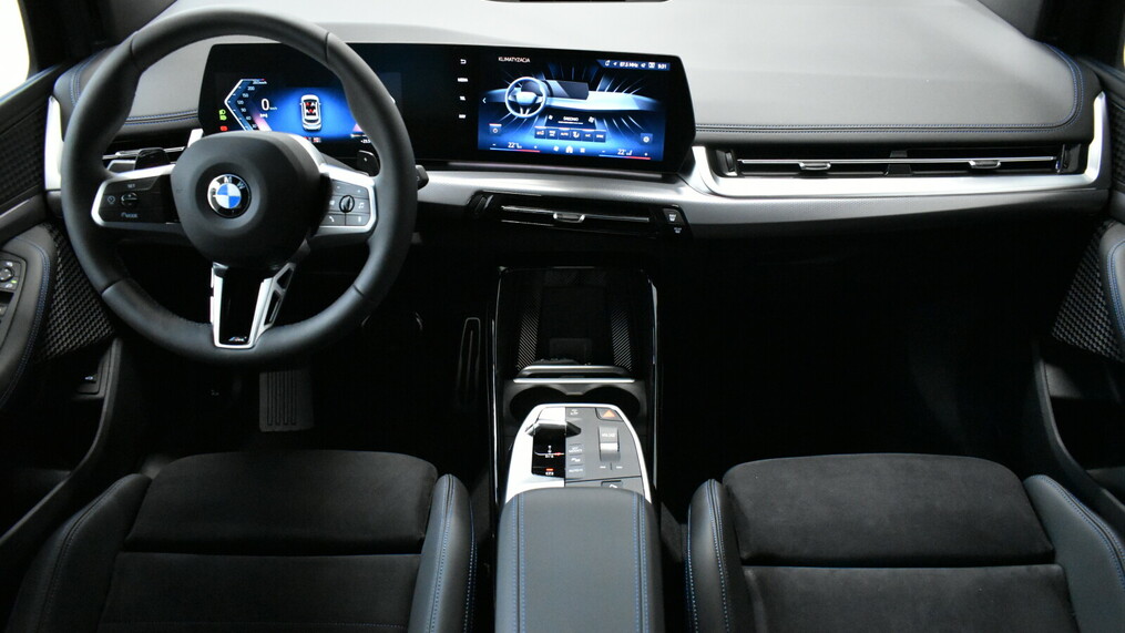 BMW Serii 2, 218