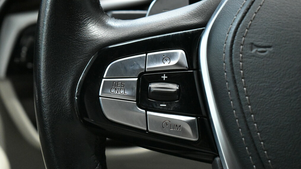 BMW Serii 5, 530