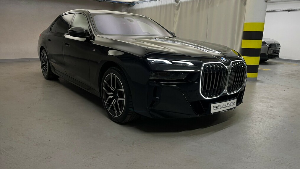 BMW Serii 7, 740
