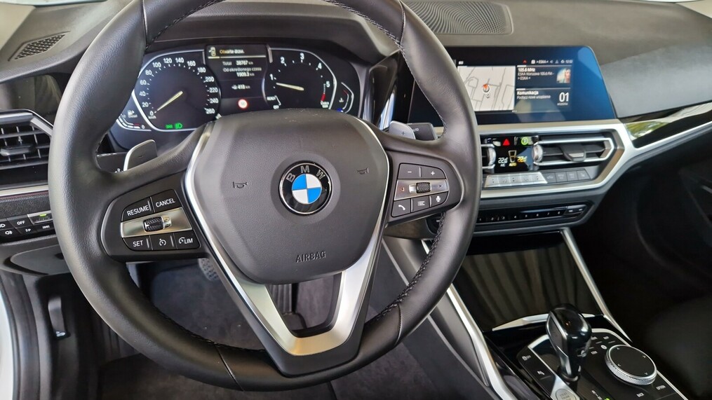 BMW Serii 3, 330