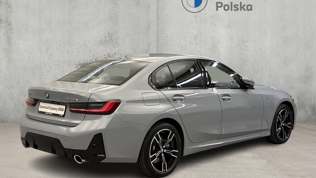 BMW Serii 3, 330