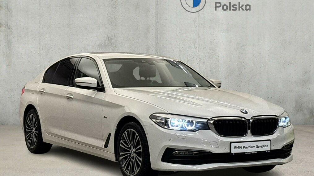 BMW Serii 5, 520