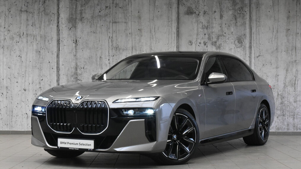 BMW Serii 7, 740