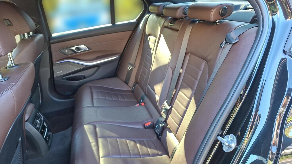 BMW Serii 3, 320