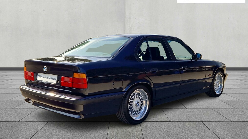 BMW Serii 5, 525