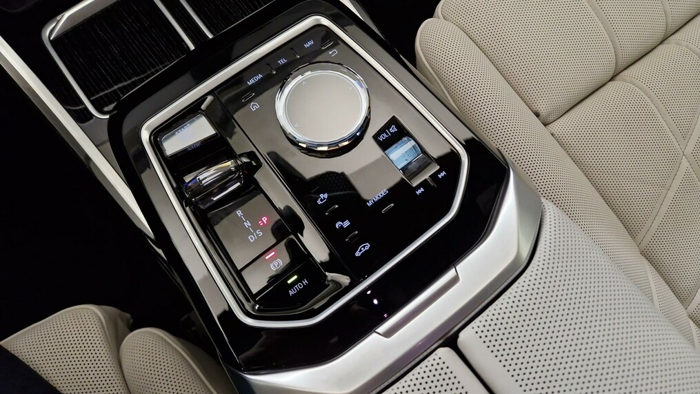 BMW Seria 7 740