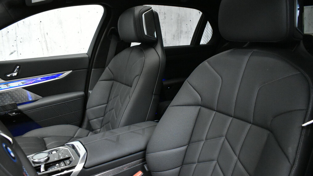 BMW Serii 7, 760