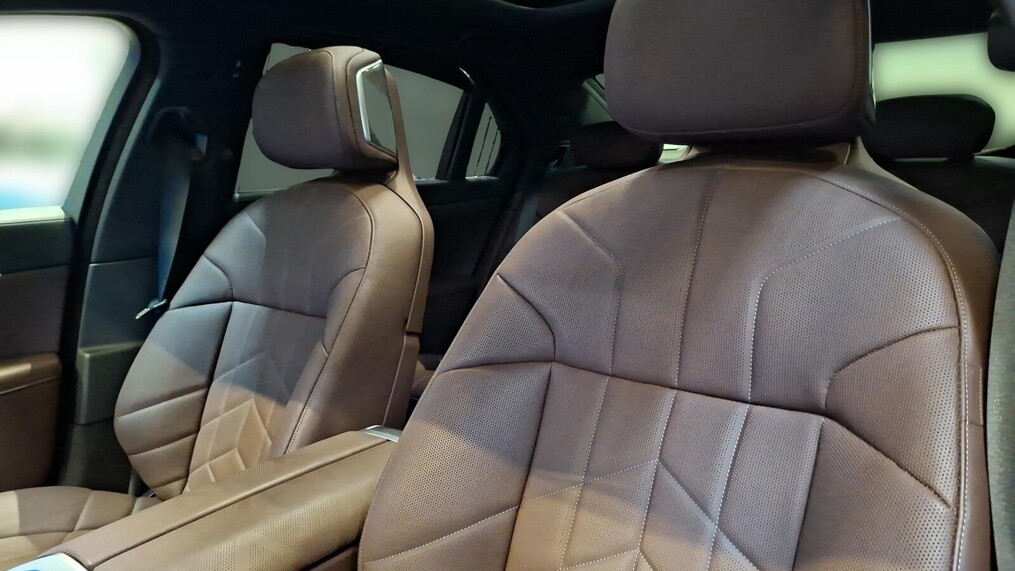 BMW Serii 7, 740