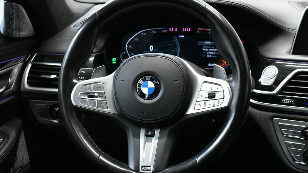 BMW Serii 7, 750