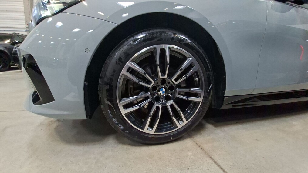 BMW Serii 5, 520