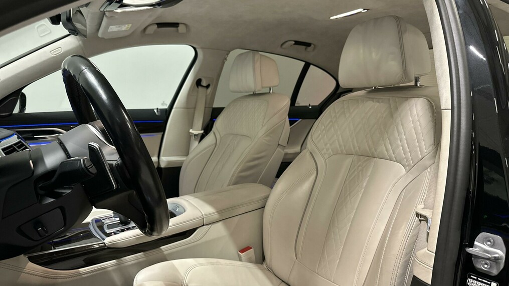 BMW Seria 7 730