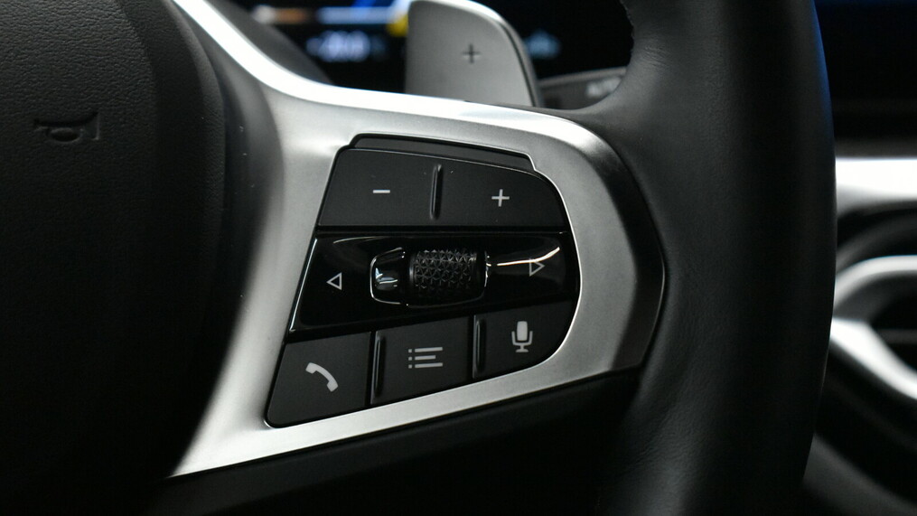 BMW Serii 3, 320