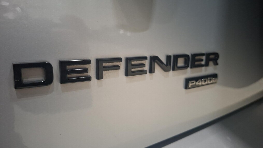 Land Rover Defender 110