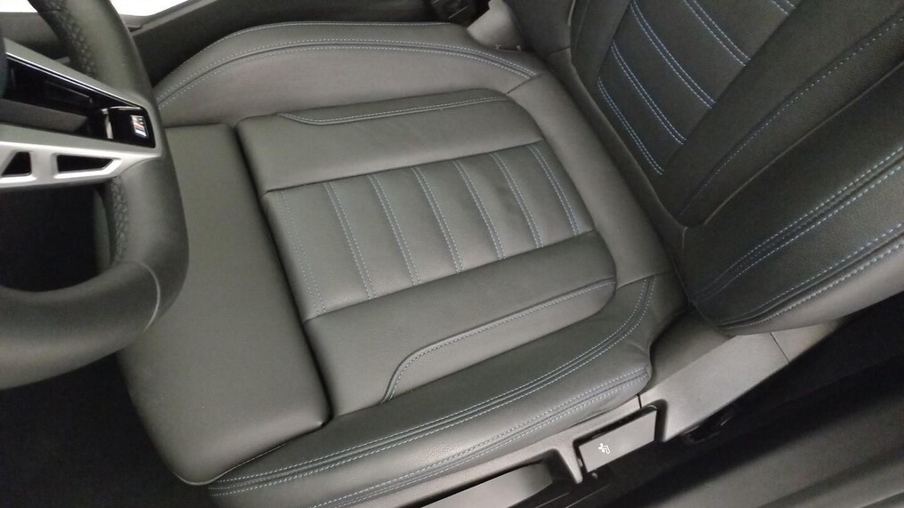 BMW Serii 3, 330