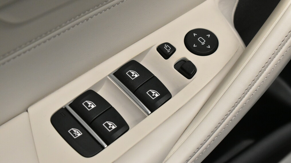 BMW Serii 5, 520