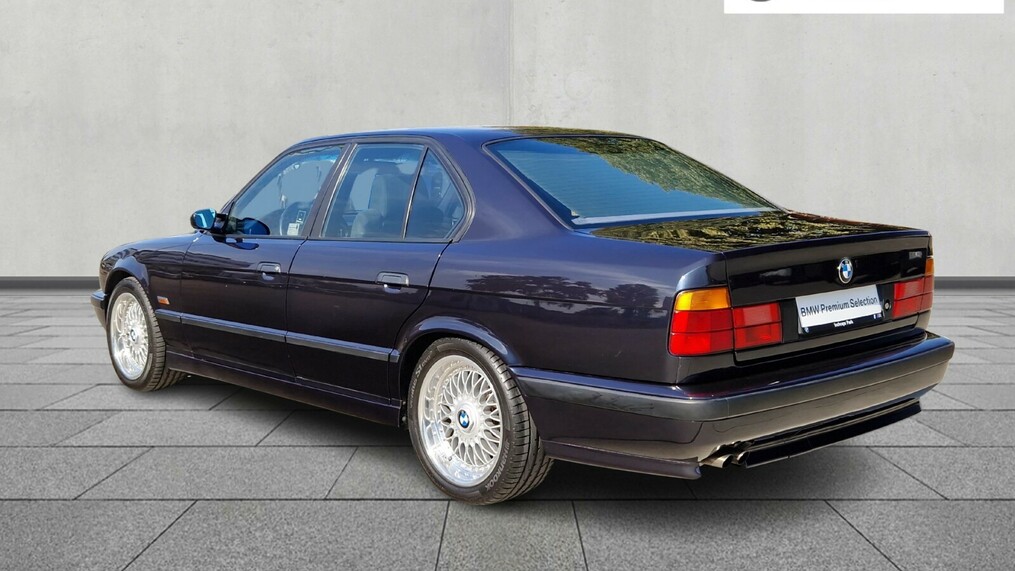 BMW Serii 5, 525