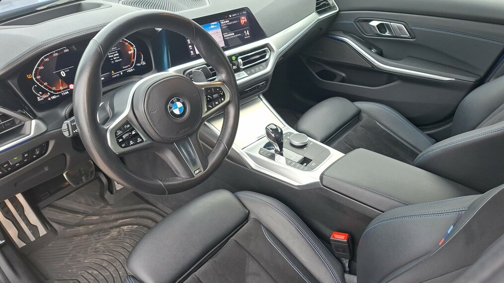 BMW Serii 3, 320