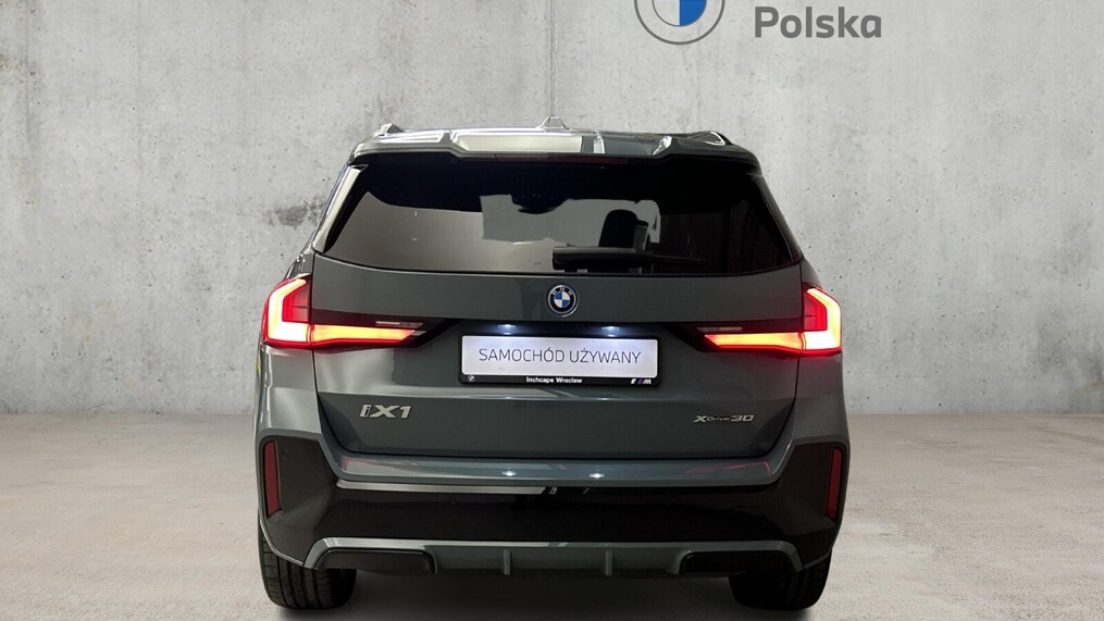 BMW iX1