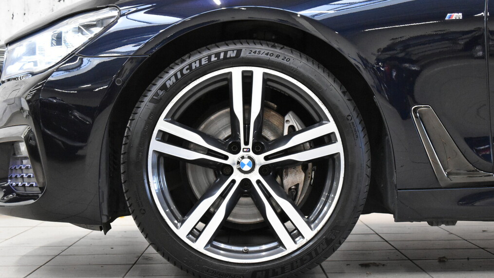 BMW Serii 7, 740