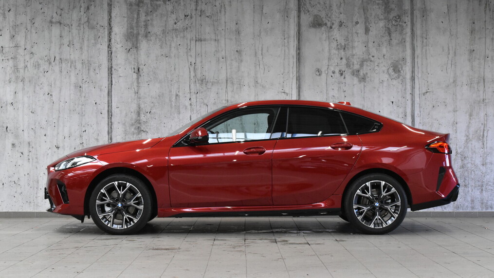 BMW Serii 2, 220
