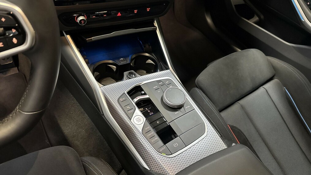 BMW Serii 3, 320