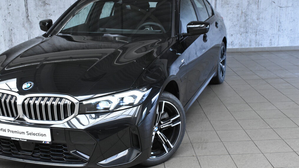 BMW Serii 3, 330