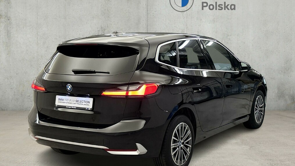 BMW Serii 2, 225