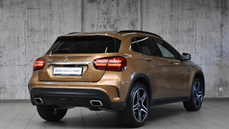 Mercedes-Benz GLA 220