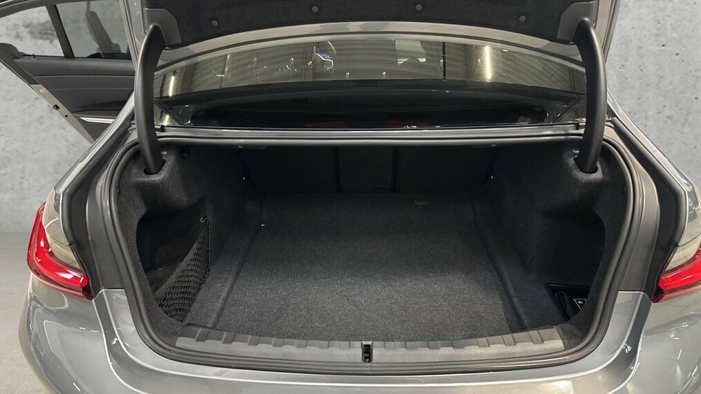 BMW Serii 3, 318
