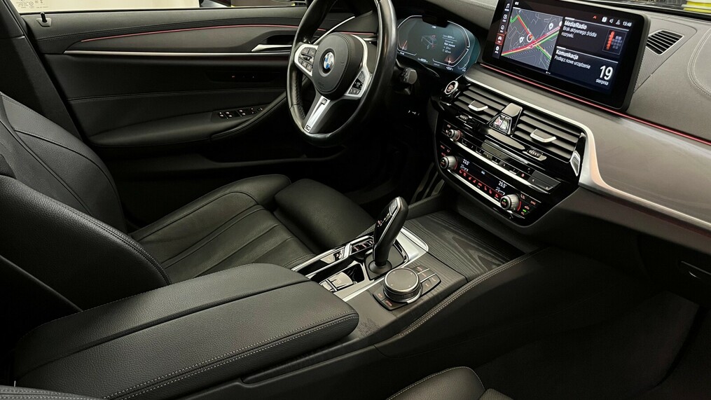 BMW Serii 5, 530
