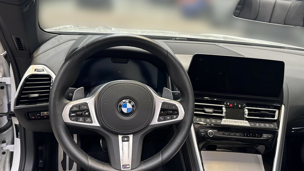 BMW Serii 8, 840