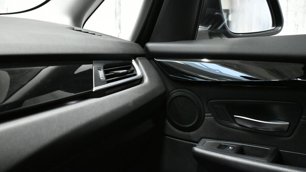 BMW Seria 2 218