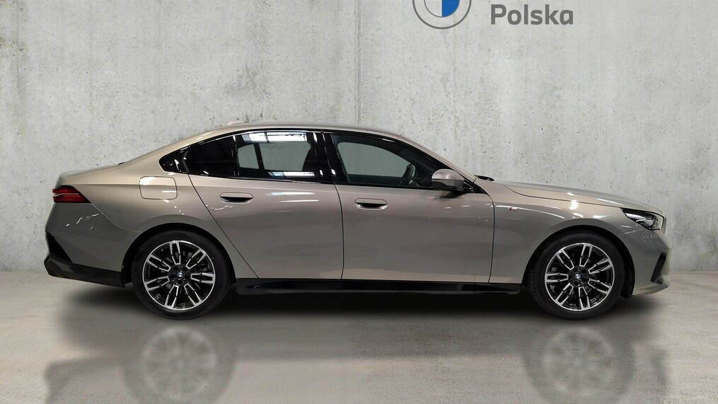 BMW Serii 5, 520
