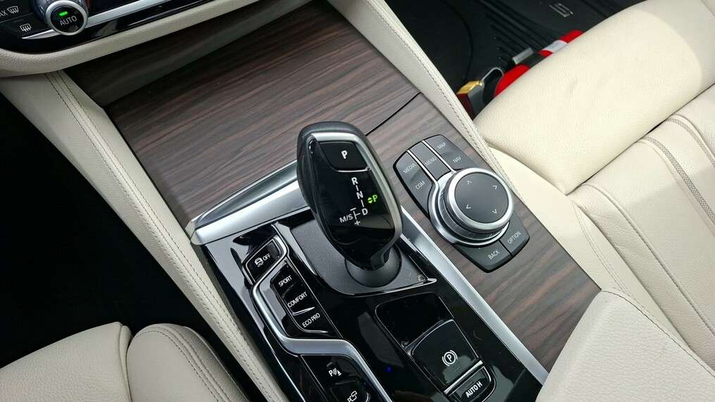 BMW Serii 5, 530
