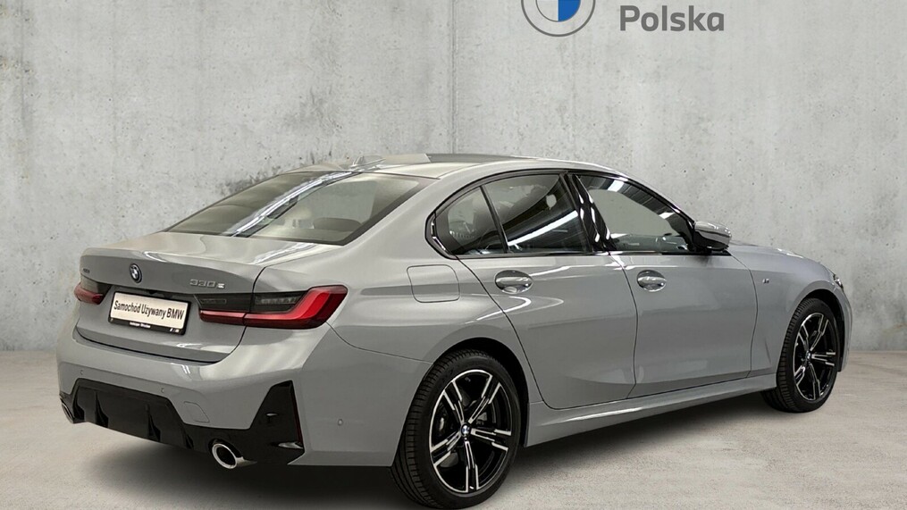 BMW Serii 3, 330