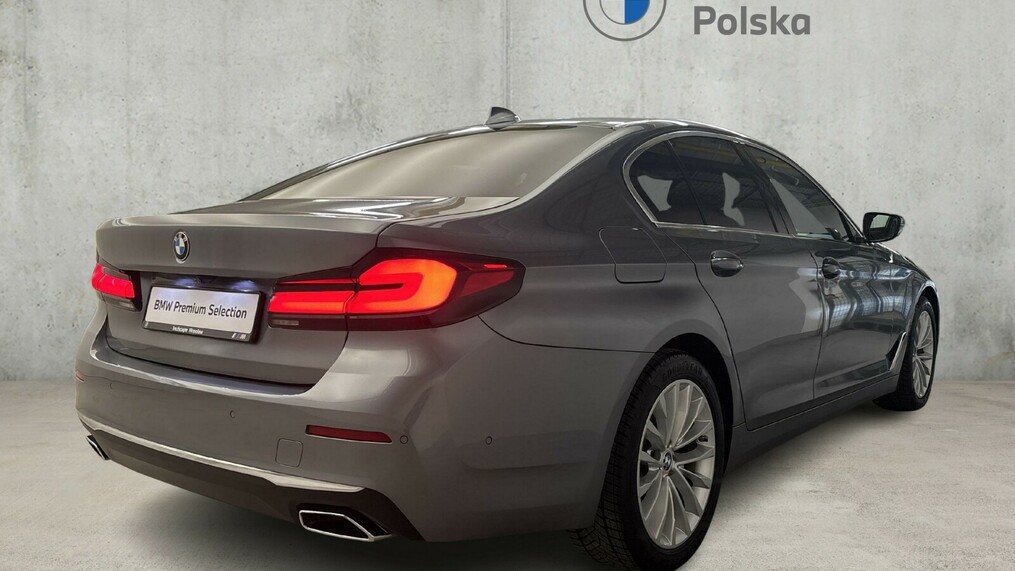 BMW Serii 5, 530