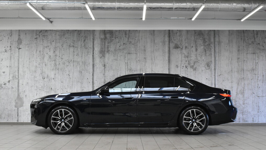 BMW Serii 7, 740