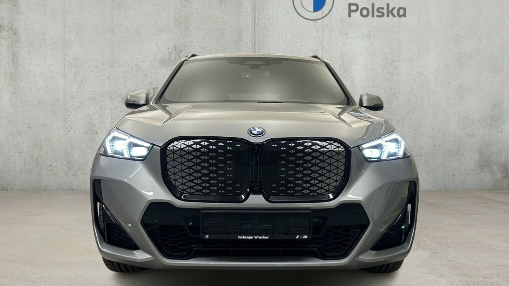 BMW iX1