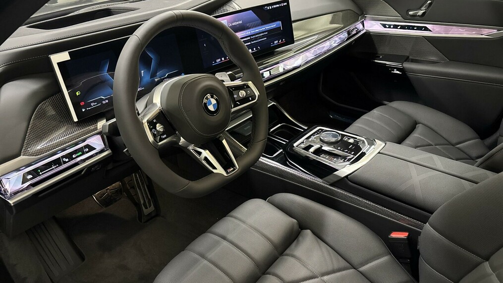 BMW Seria 7, 740