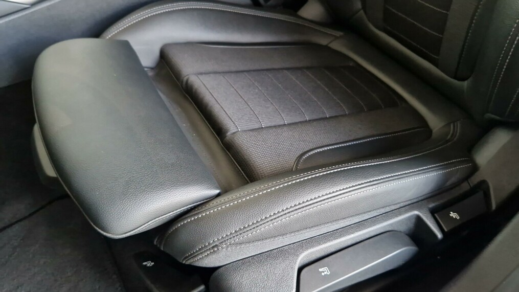 BMW Serii 3, 330
