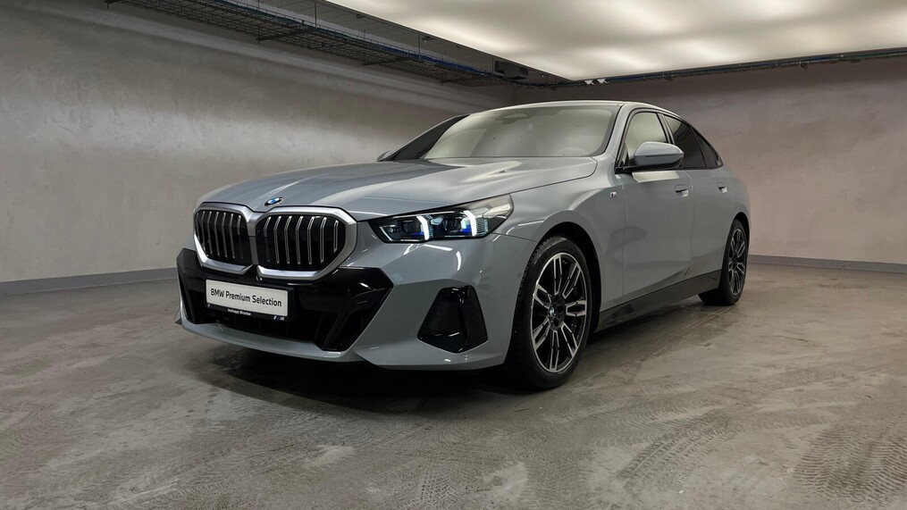 BMW Serii 5, 520