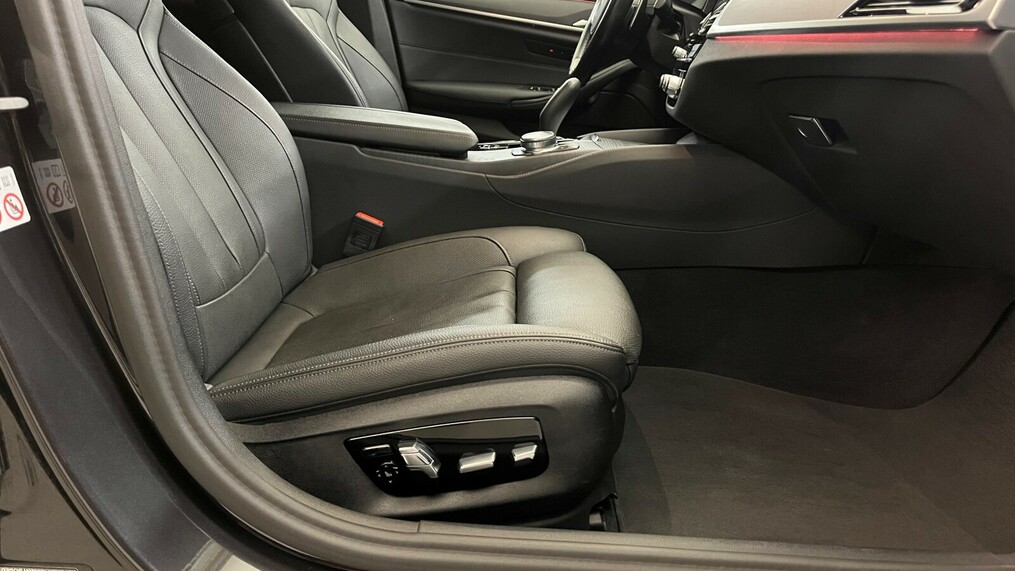 BMW Serii 5, 530