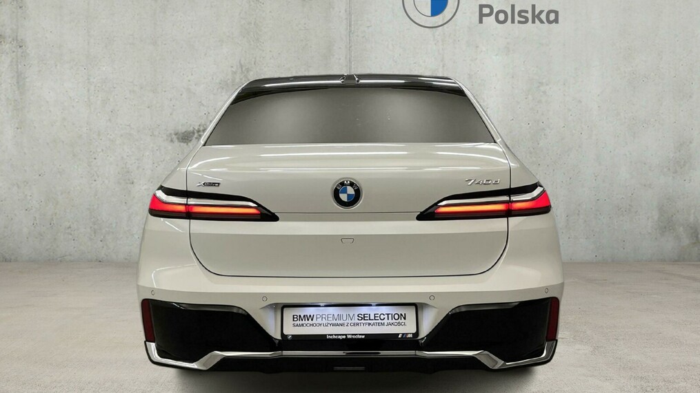 BMW Serii 7, 740